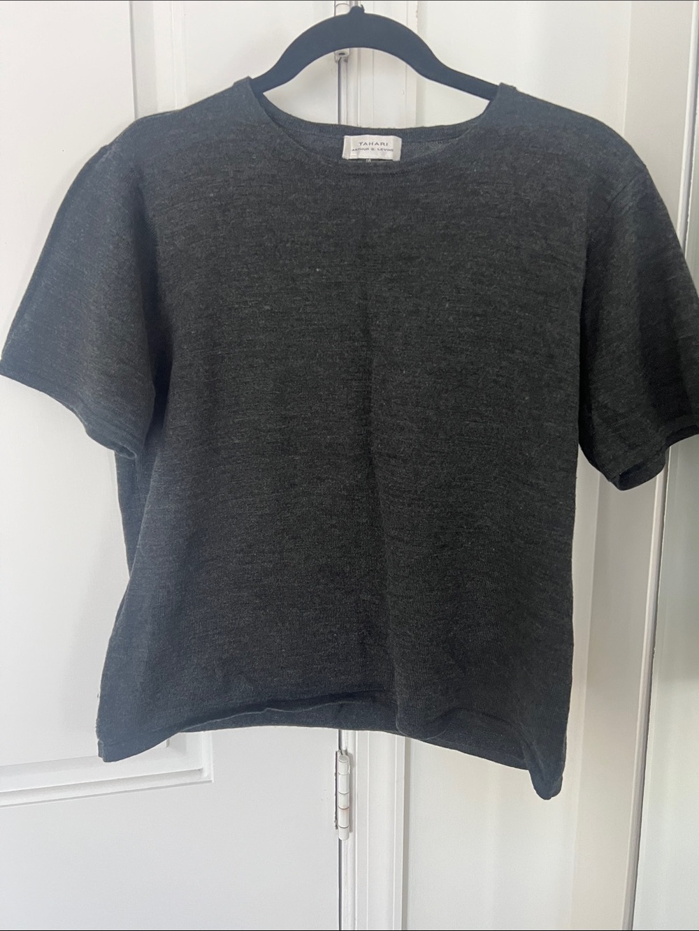 Tahari womens Short Sleeve Crewneck light sweater T-Shirt style heather Gray